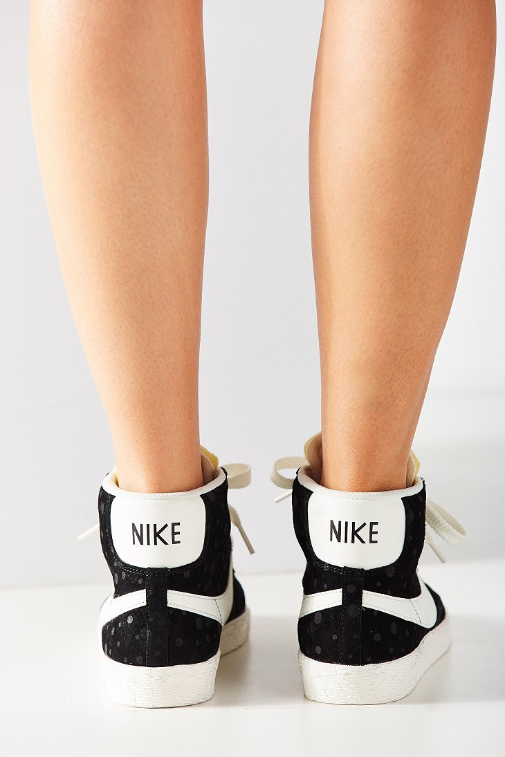 Nike Women's Blazer Mid Suede Vintage Sneaker in Black | Lyst