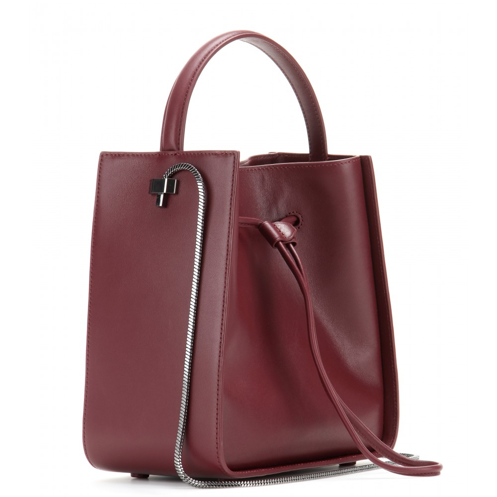 hanging carry on bag