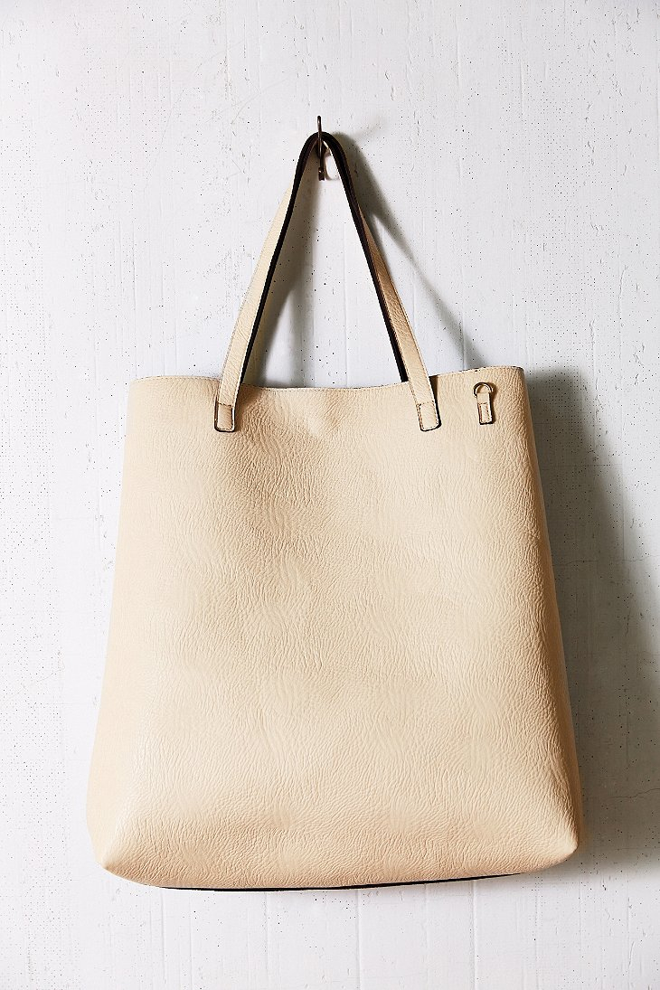 Lyst Urban Outers Oversized Reversible Vegan Leather Tote Bag Gallery Previously Sold At Urban Outers