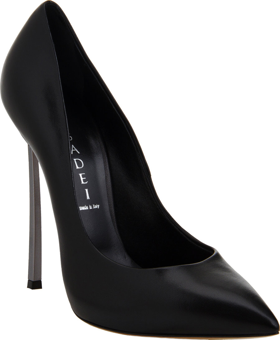 Black Pointed Pumps Keep things classic in a pair of pointed-toe pumps in a faux leather or patent leather style. These versatile shoes are perfect for wearing with jeans, dresses or even wide-leg trousers, and because they cover your whole foot, you can wear them all year 'round.