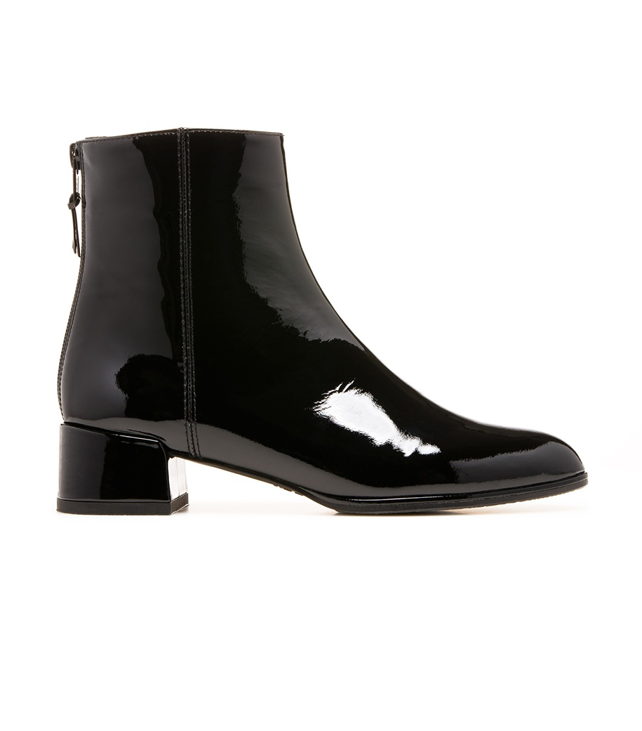 stuart weitzman black patent flats
