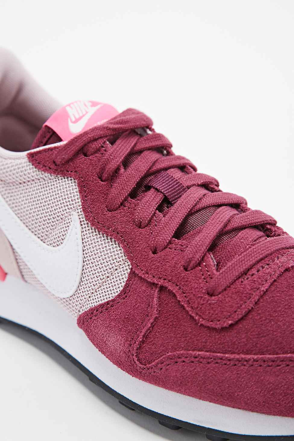 nike burgundy internationalist trainers