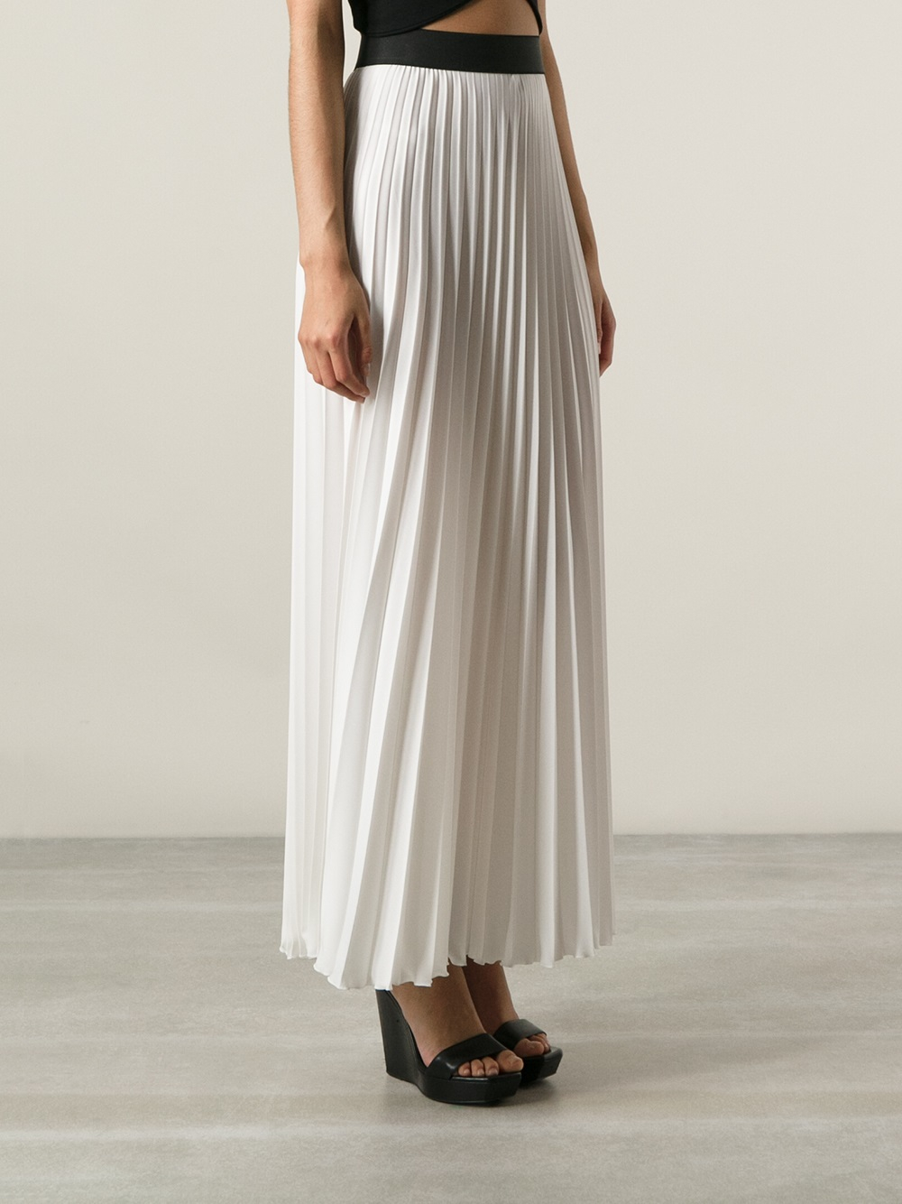 P.A.R.O.S.H. Long Pleated Skirt in White | Lyst UK