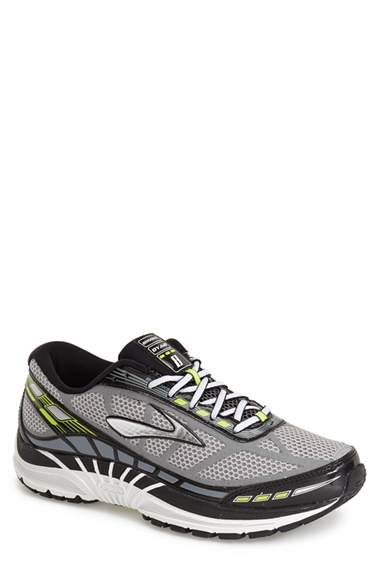 brooks dyad 8 running shoes