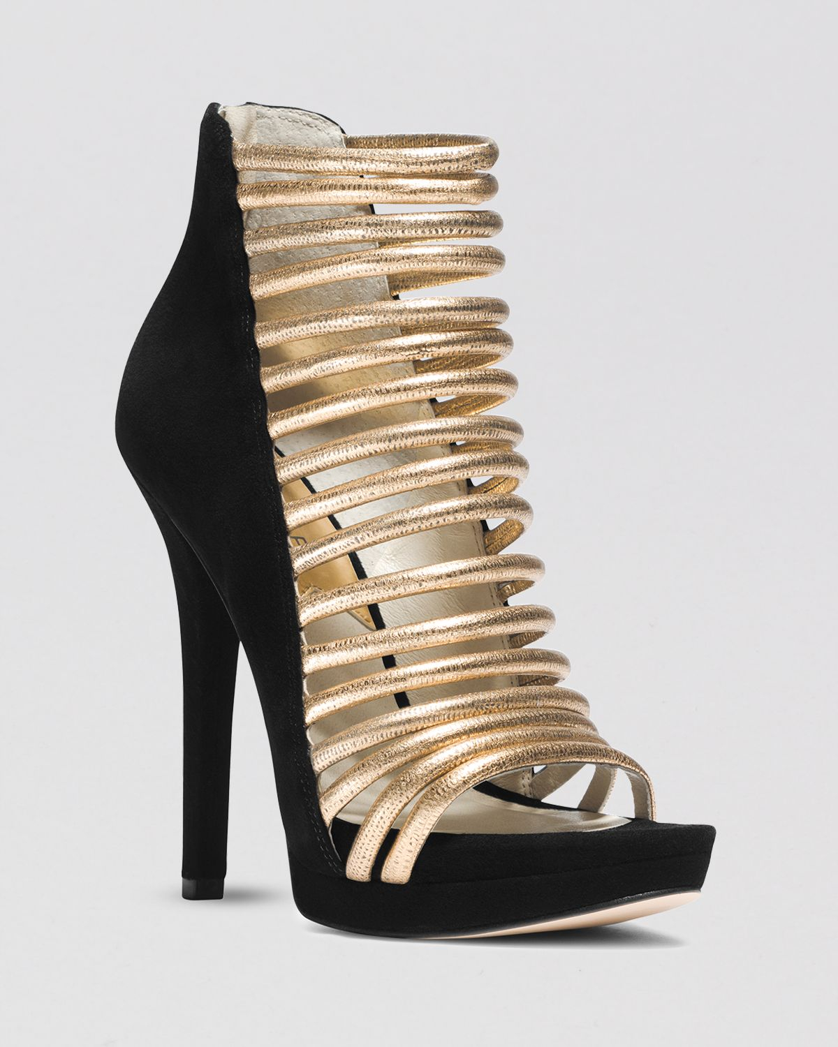Descubrir 90+ imagen michael kors black and gold heels