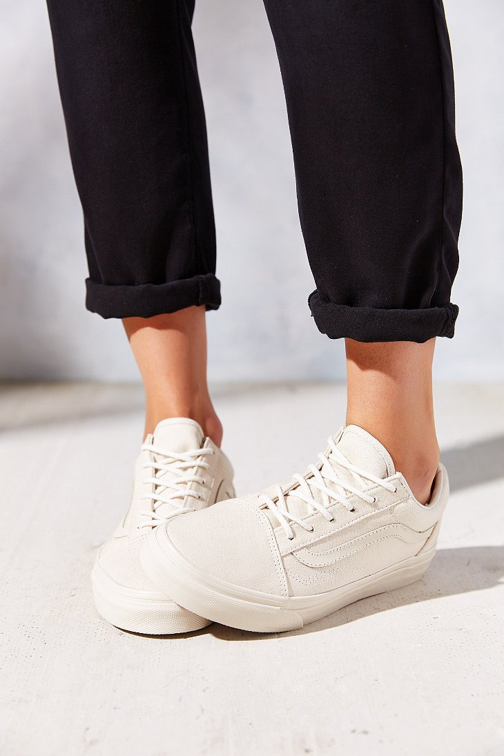 vans old skool white woman