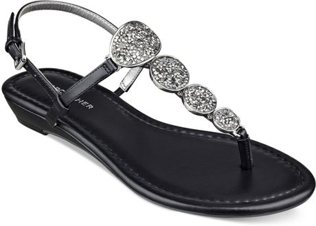 Marc Fisher Gellt Flat Thong Sandals in Black (BlackPewter) | Lyst