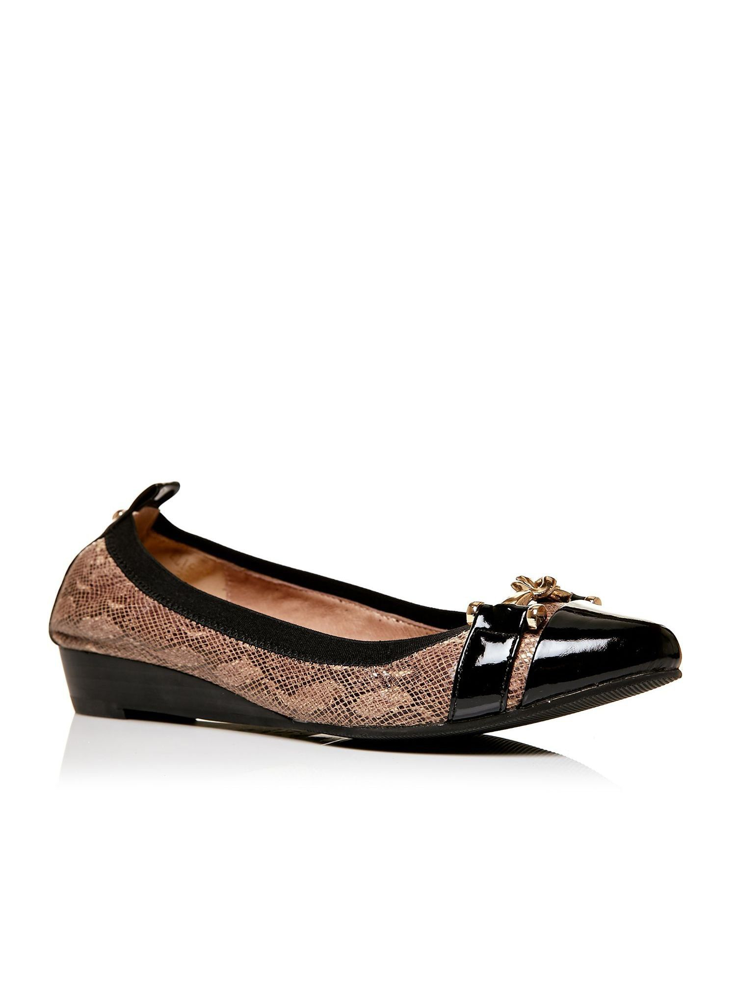 pointed toe ballerinas
