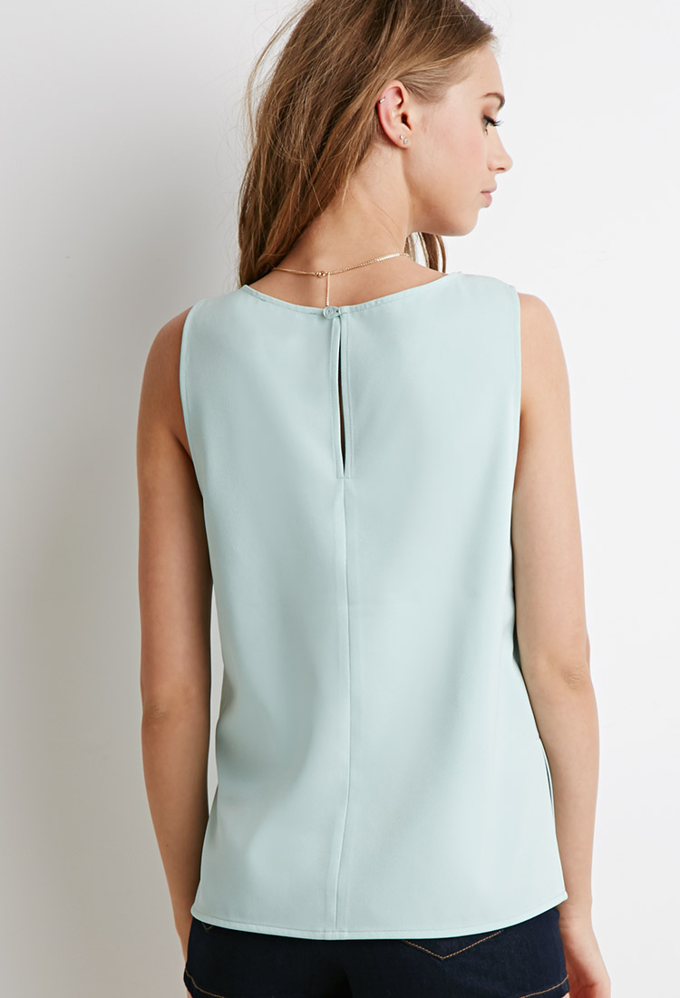 keyhole back top
