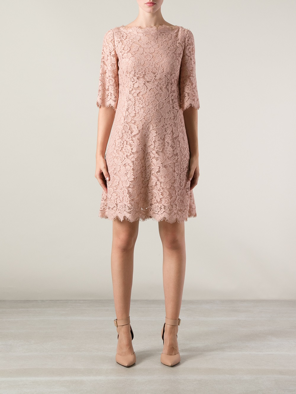 Dolce \u0026 Gabbana Lace Dress in Pink 