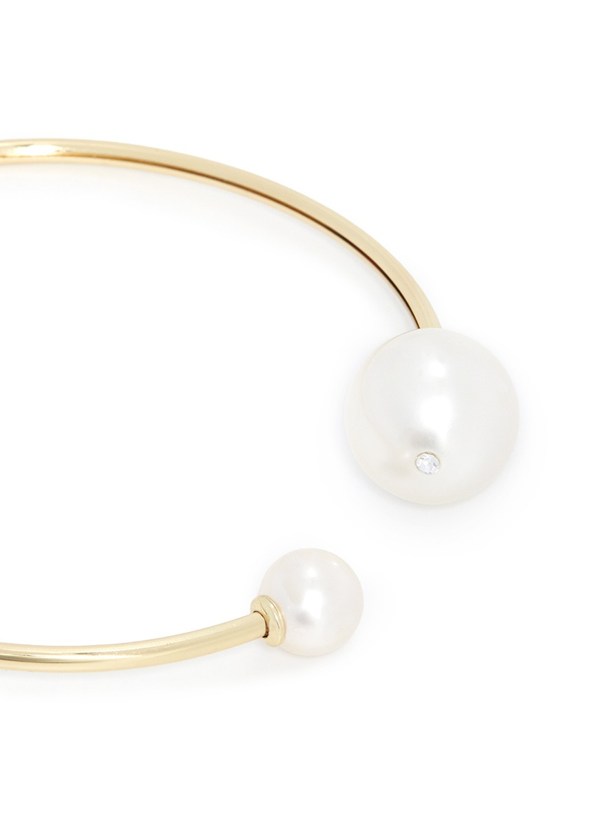 Large Pearl Choker Necklace in Metallic 