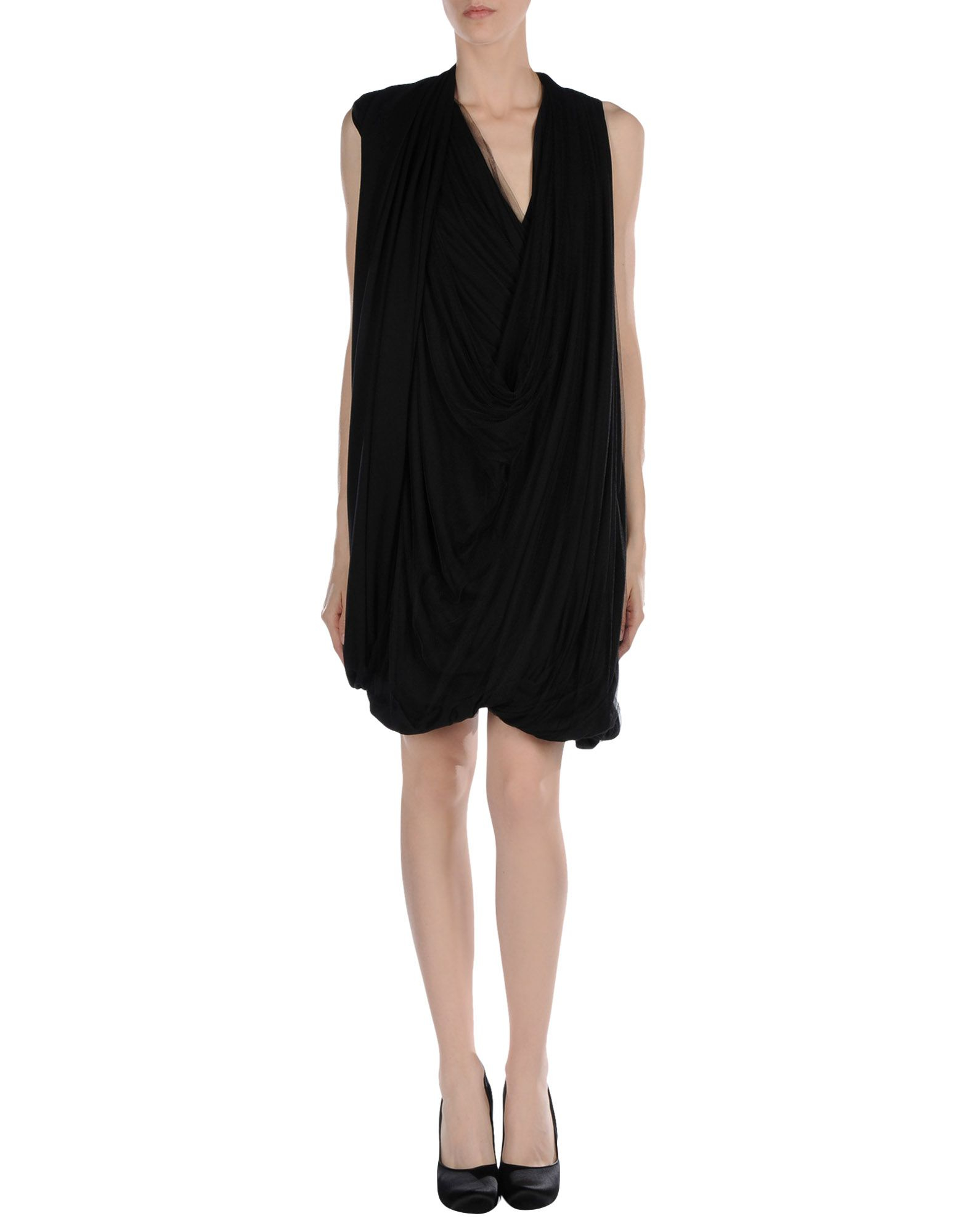 sleeveless black givenchy gown