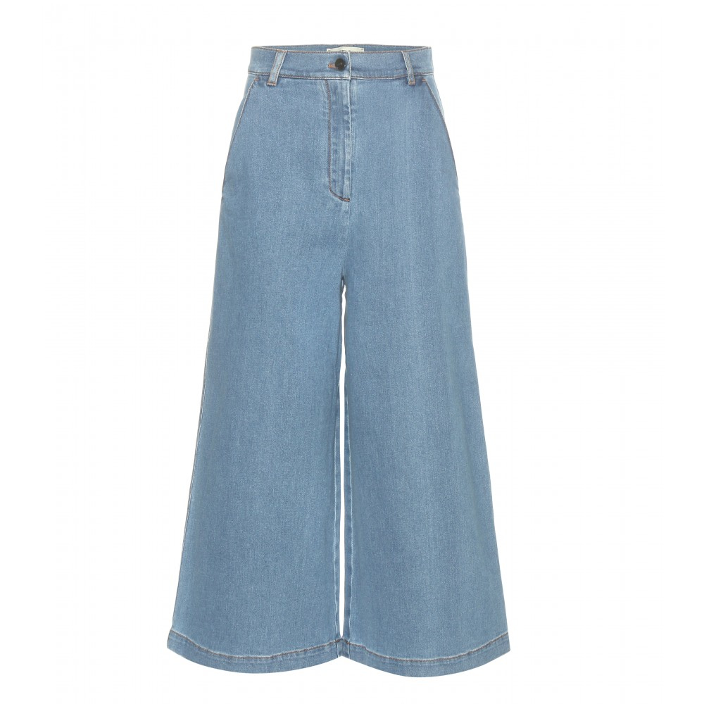 Narrow Search Results Update your Wide leg pants and your closet on Vinted! Save up to 80% on Wide leg pants and pre-loved clothing to complete your style.