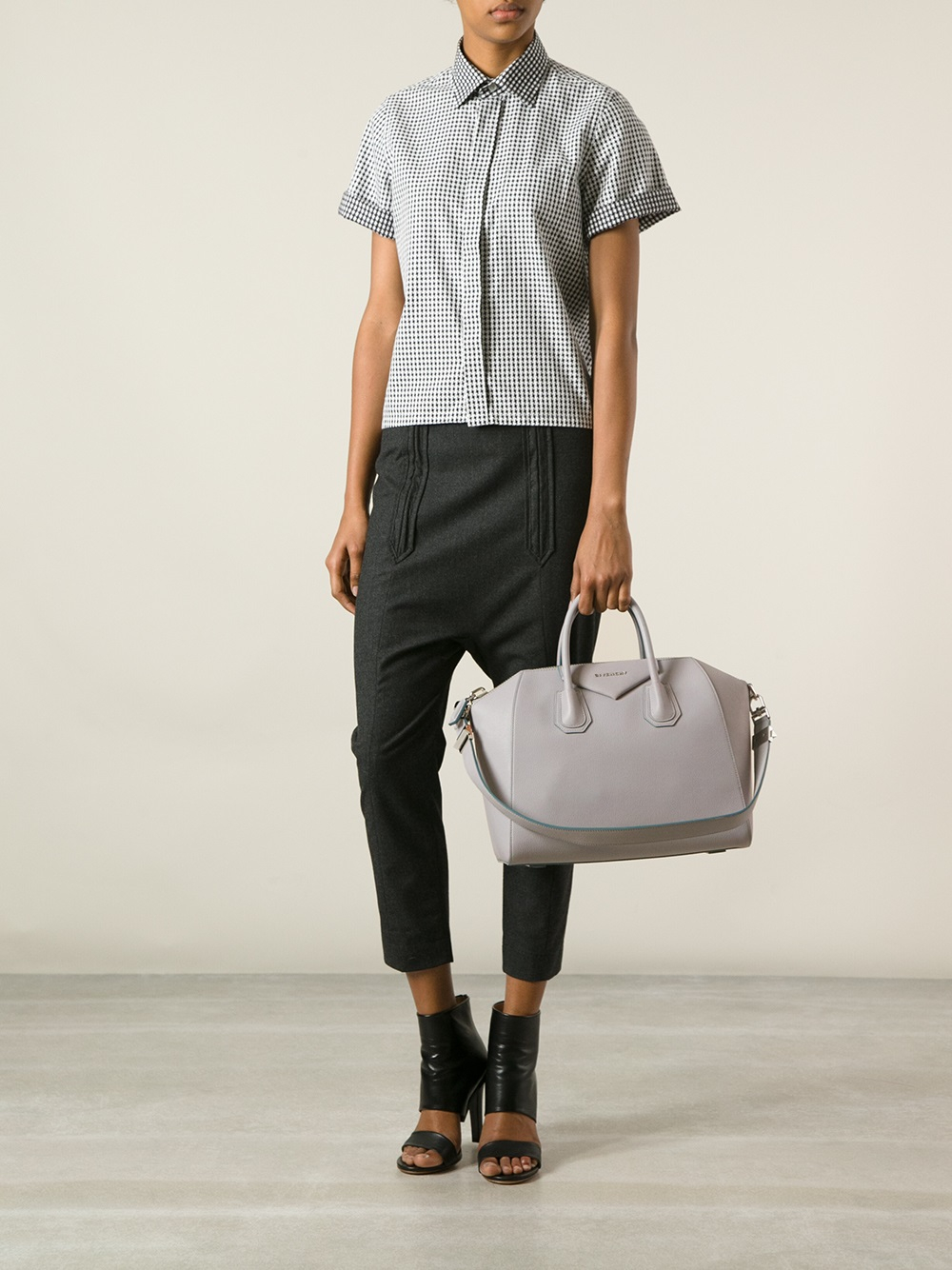 givenchy antigona medium gray