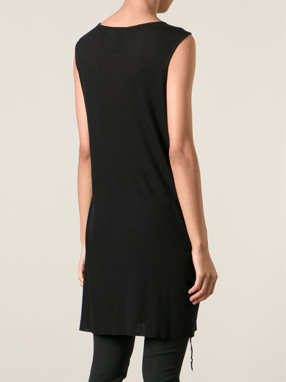 black sleeveless tunic top