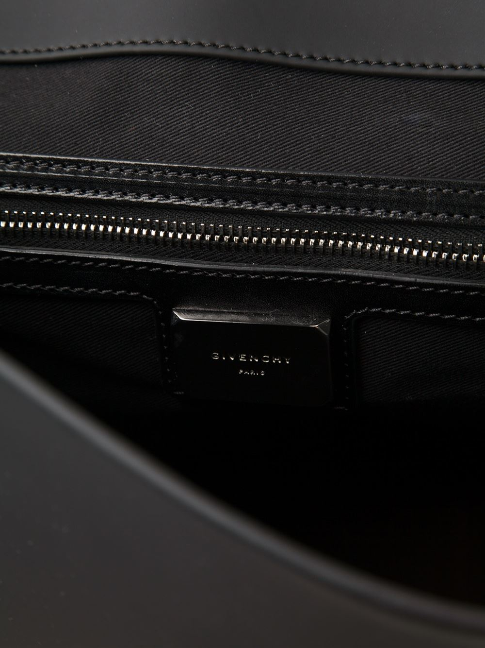 Givenchy Classic Messenger Bag in Black for Men Lyst