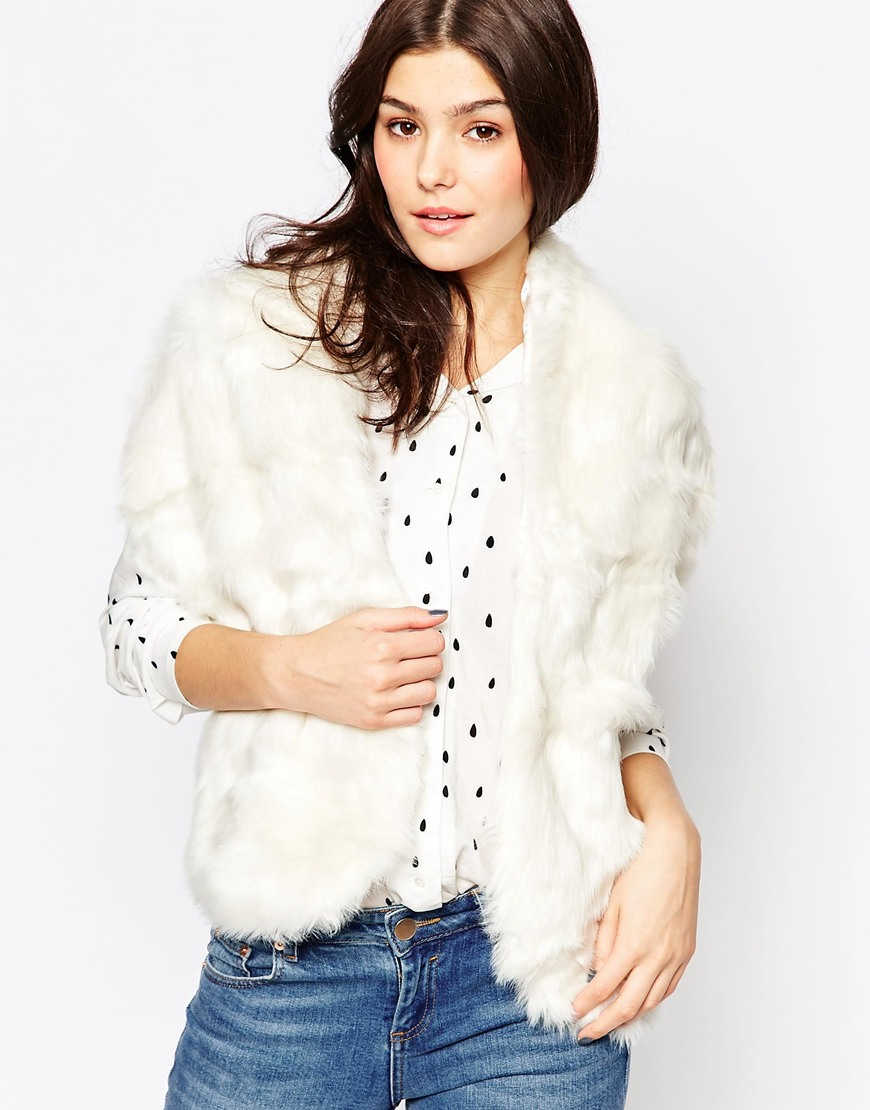 Lyst - Urbancode Wide Faux Fur Scarf in White