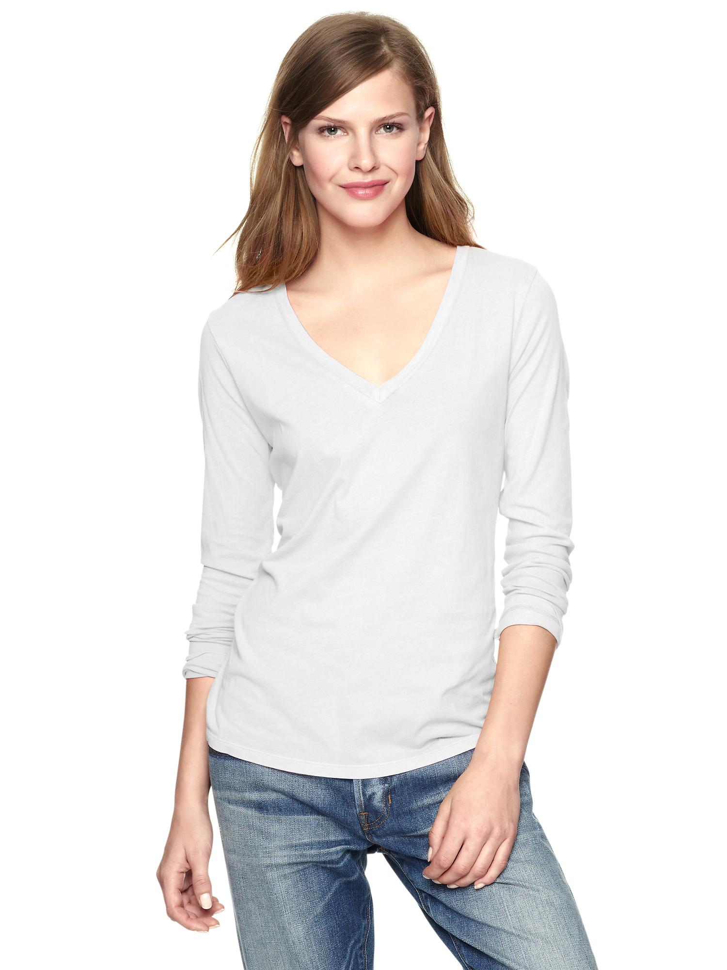 gap essential v neck