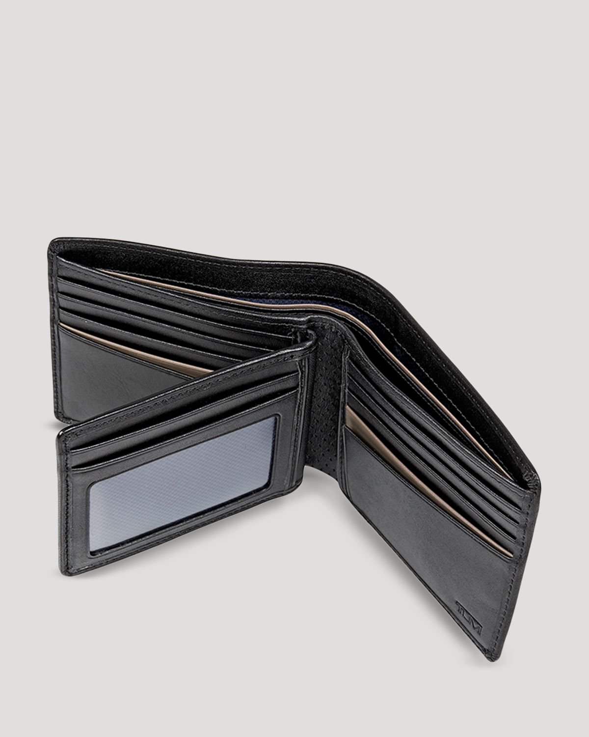tumi bifold wallet