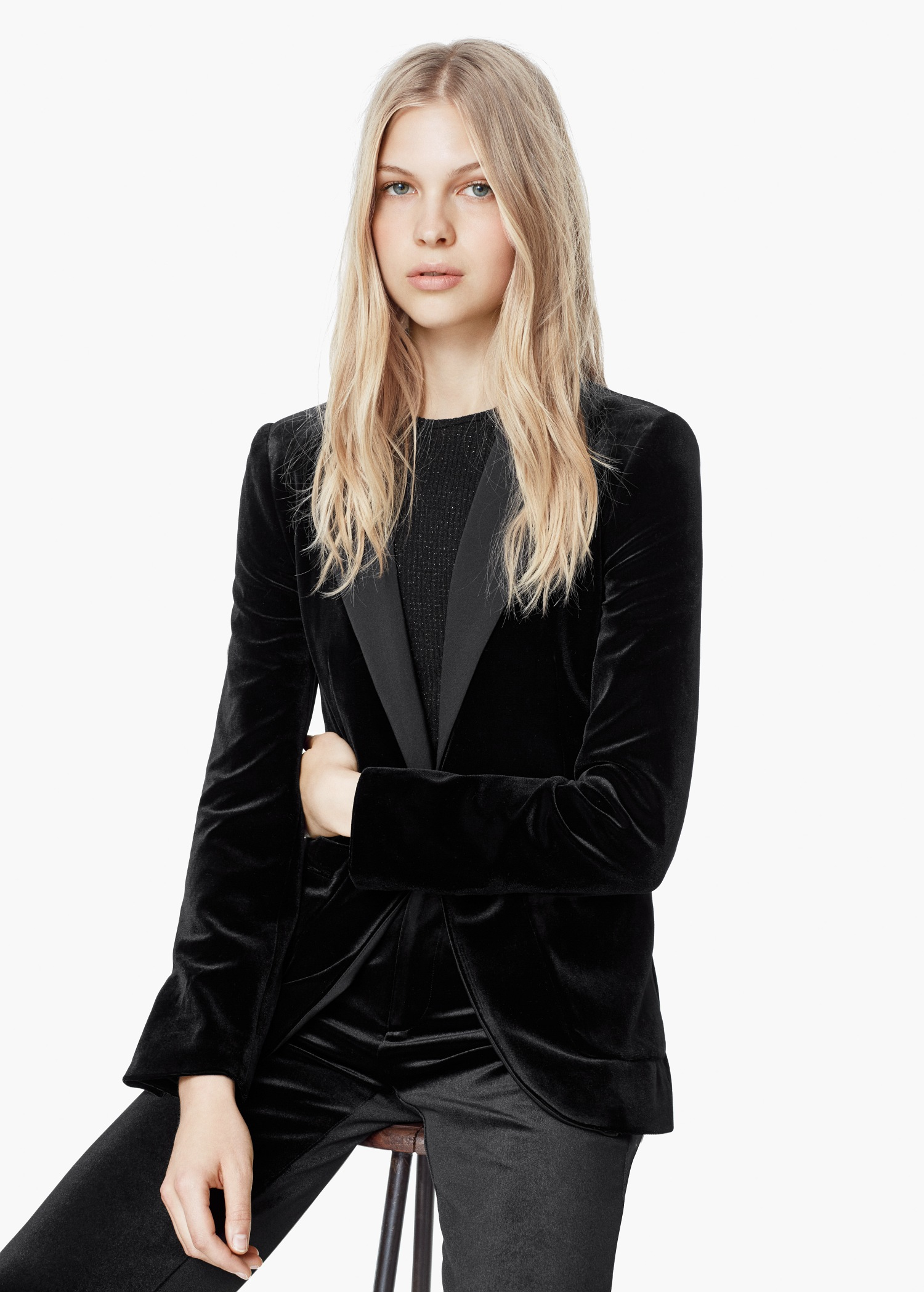 Черный вельветовый пиджак женский с чем носить - фото 2023 года