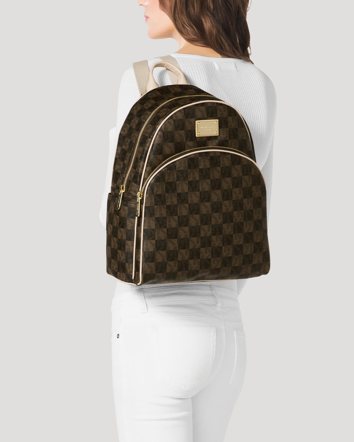 Total 103+ imagen michael kors checkered backpack