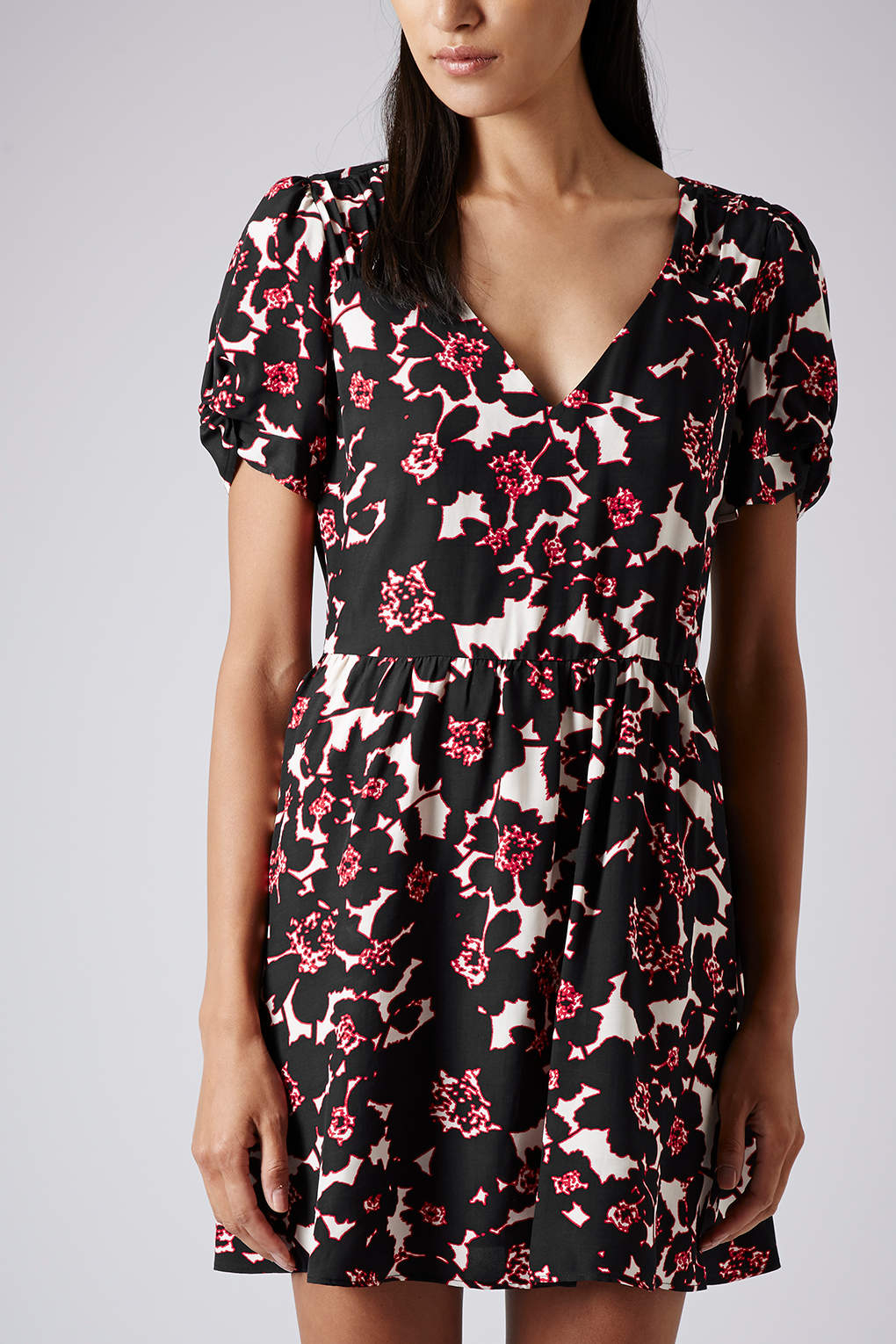 Floral Print Tea Dress in Black Lyst