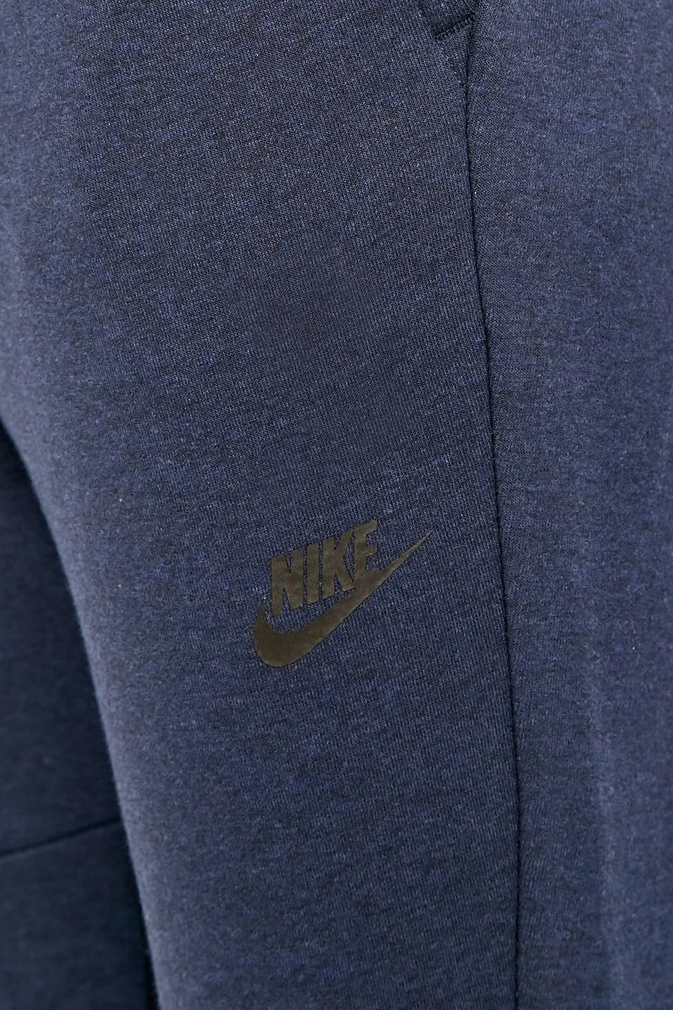 obsidian nike tech fleece