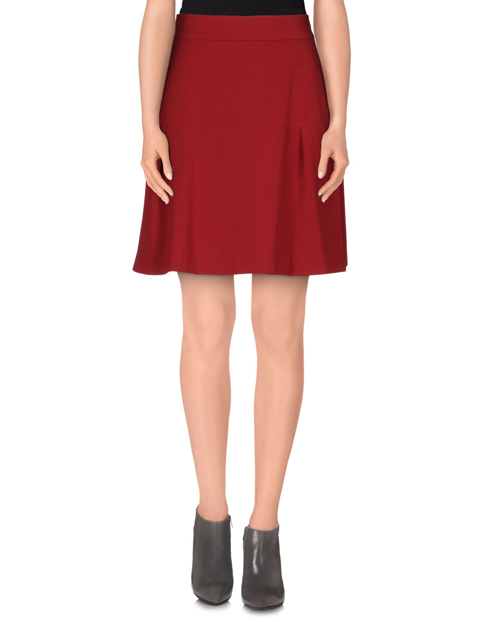 Skirts for women knee length Knee-length skirts in basic black, navy or khaki are great options for the office and business casual events. The stylish cut will look great without feeling to restrictive or excessive. Pair a knee-length pencil skirt with a fashionable women's top for a smart and sophisticated look.