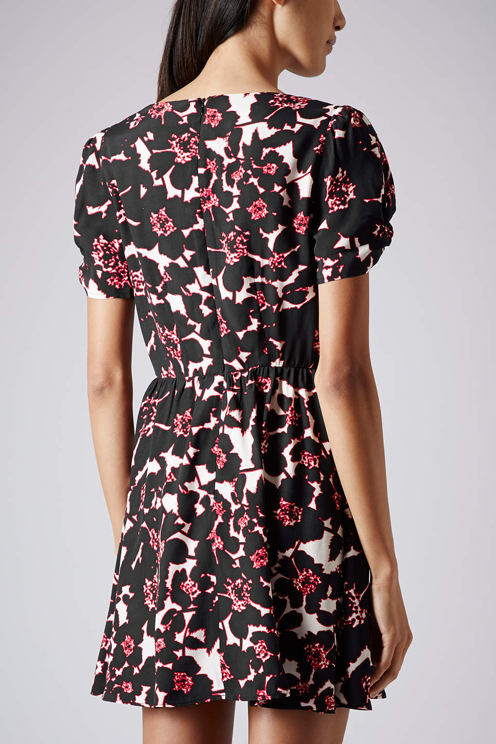 Floral Print Tea Dress in Black Lyst