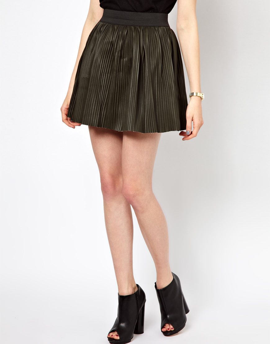 business attire skirt