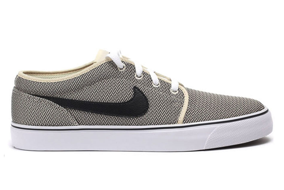 nike toki low grey