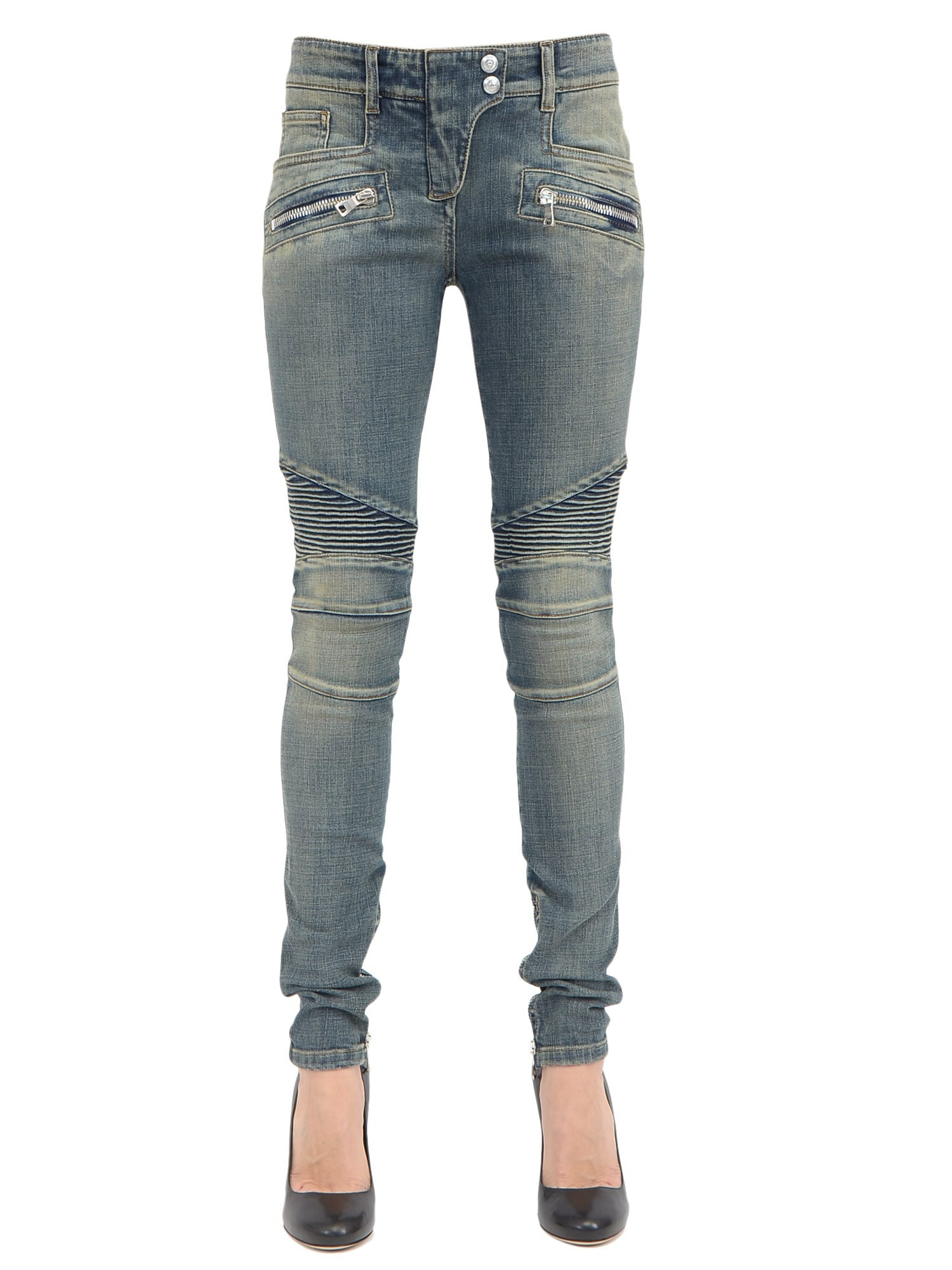USEIN KYSYTTYÄ De jeans heren sale lijkt wel voor alle momenten van je leven te zijn geschapen. De spijkerbroek is volop aanwezig. Niet alleen omdat hij er zo cool uitziet en lekker zit, maar ook omdat je hem zo makkelijk kunt combineren.