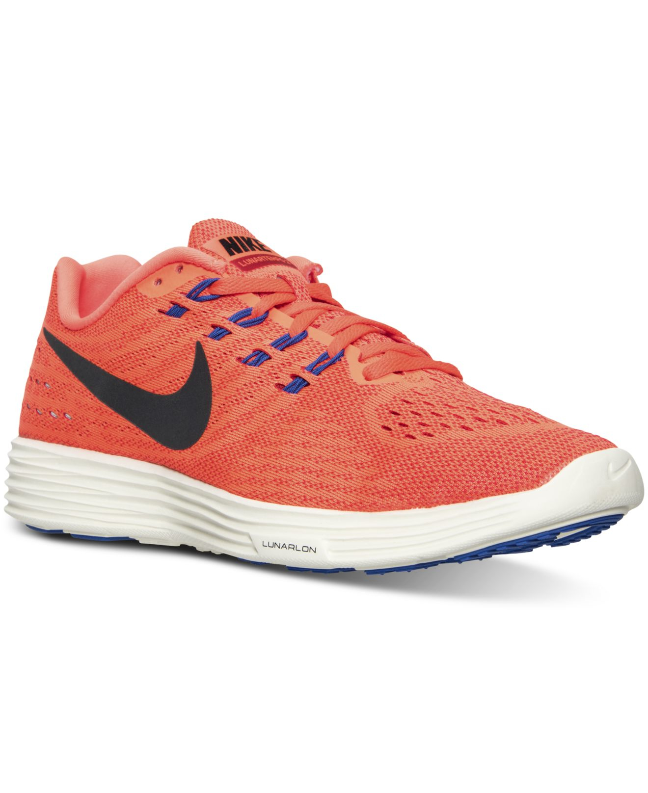 Nikes finish line Is Flying and Finish Line Inc Is Dying Jeremy Bowman owns shares of Nike. The Motley Fool owns shares of and recommends Nike. Try any of our Foolish newsletter services free for 30 days.