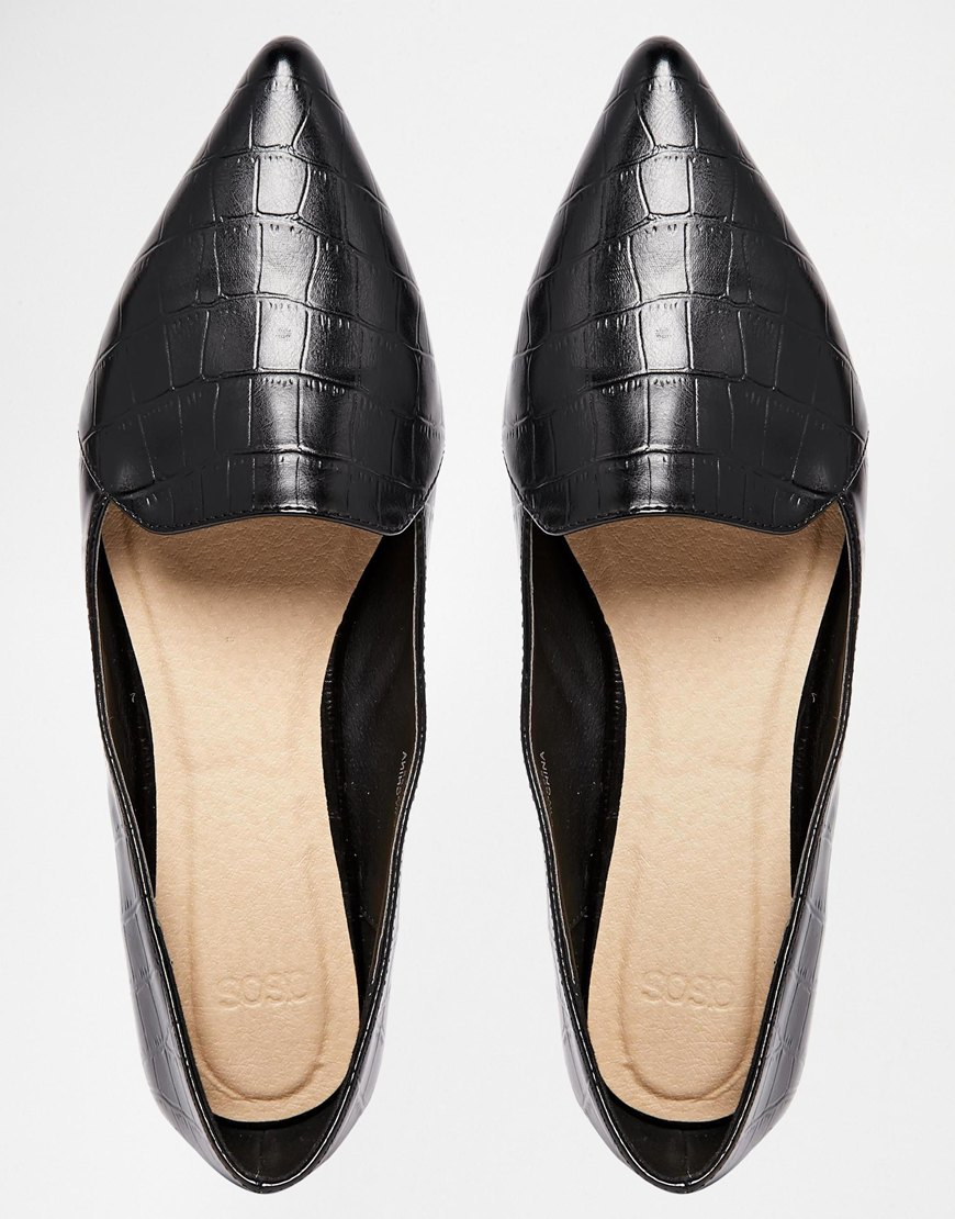 pointed flat leather shoes