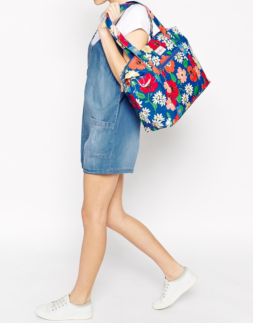 large shoulder bag with zip