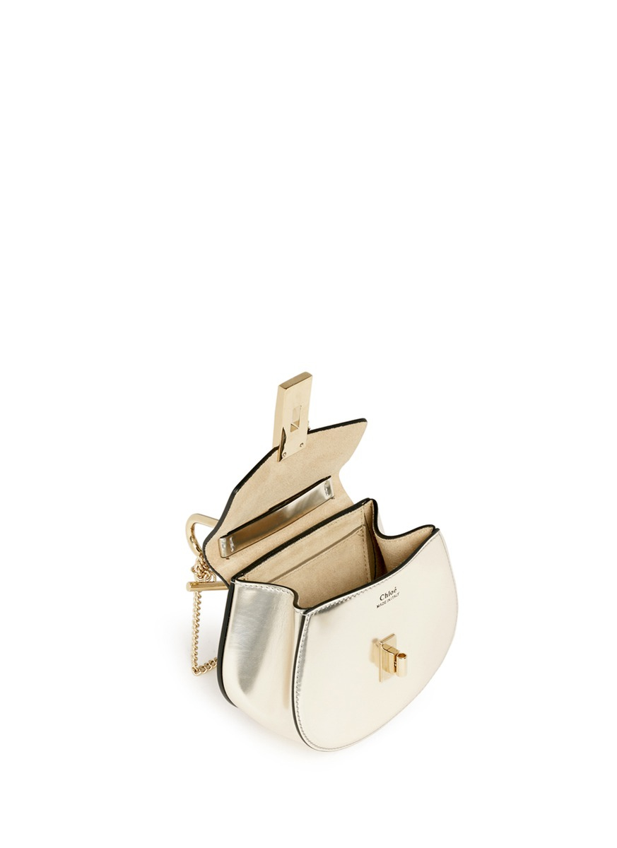 Chlo \u0026#39;drew\u0026#39; Nano Mirror Leather Shoulder Bag in Beige (Metallic ...