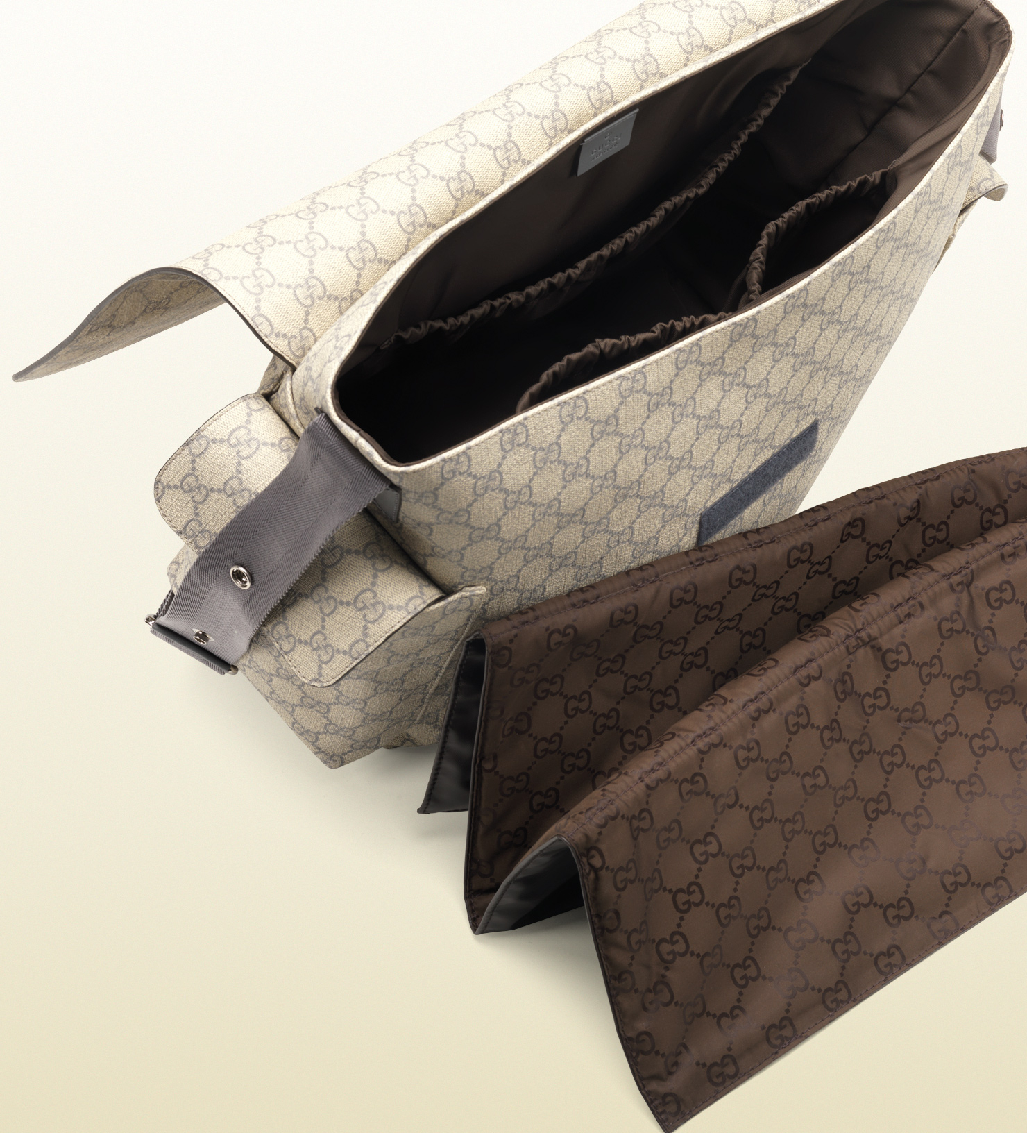 Gucci Gg Supreme Canvas Diaper Bag in Grey (Gray) for Men - Lyst