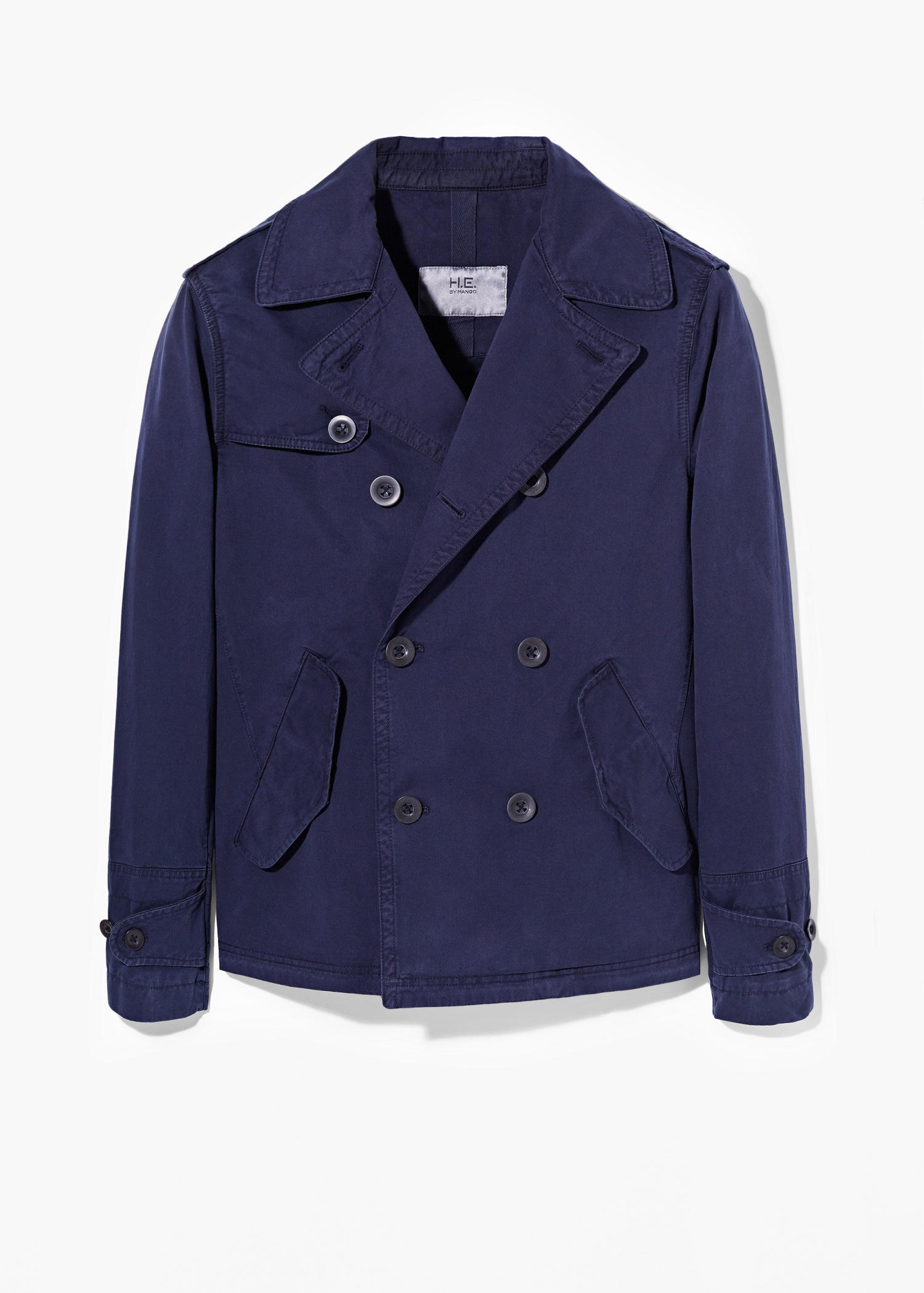 Mens canvas trench coat Our water–repellent Ludlow mac jacket is—like any well–cut men's trench coat—super versatile, and our lightweight fishtail parka is perfect for any day (or night) when there's a slight chill in the air.