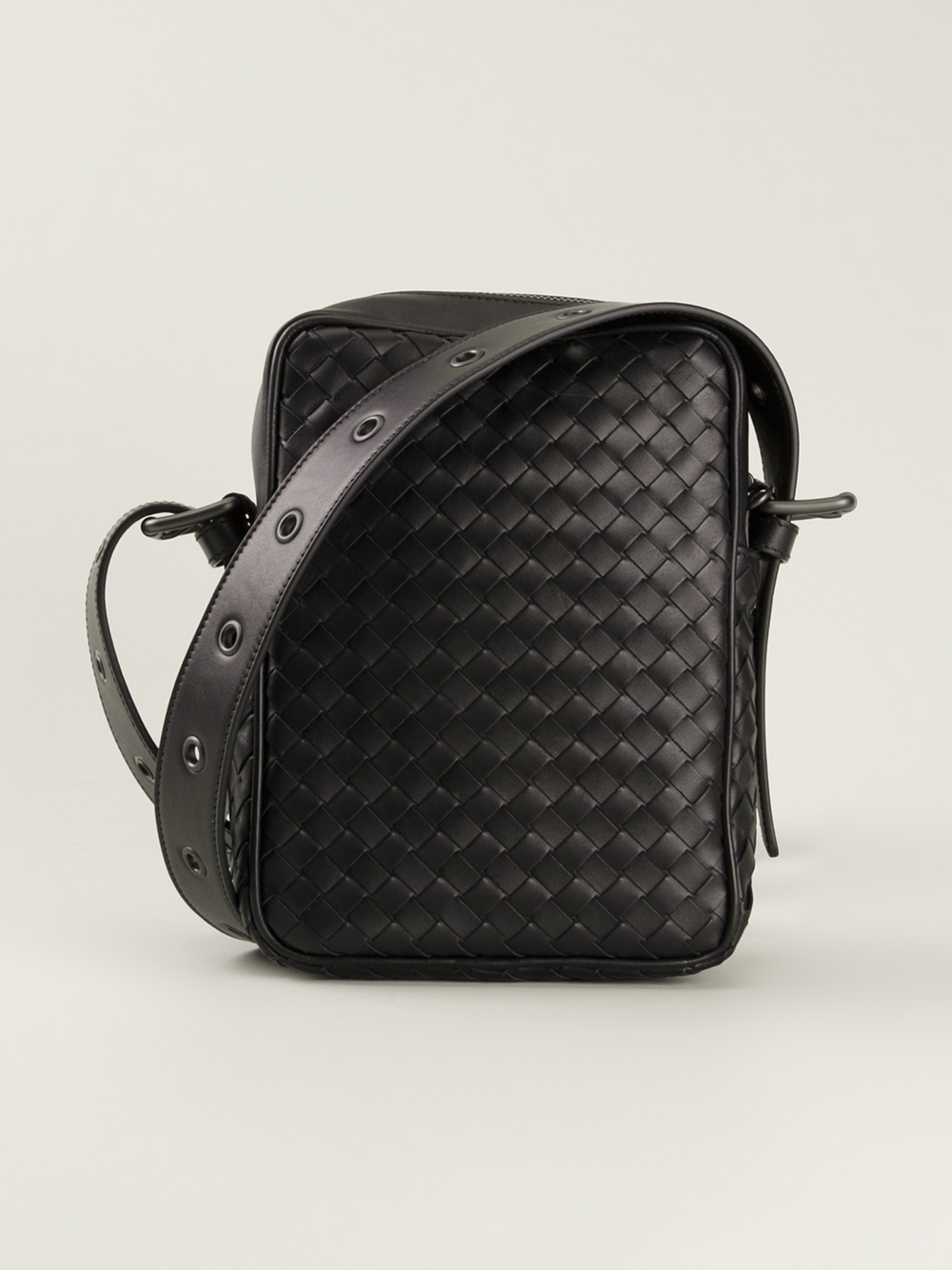 Bottega Veneta Woven Small Messenger Bag in Black for Men | Lyst