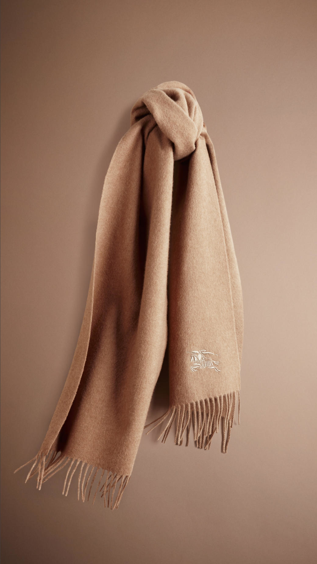 Burberry Heritage Cashmere Scarf in Natural | Lyst