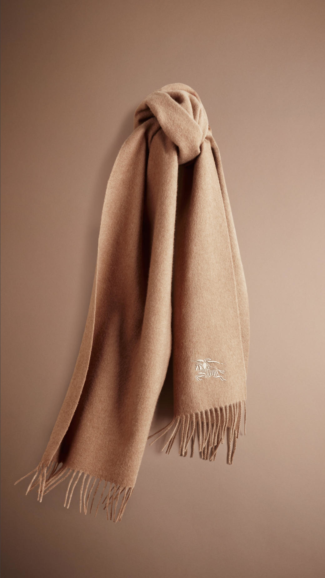 Cashmere scarf Burberry Beige in Cashmere - 27656757