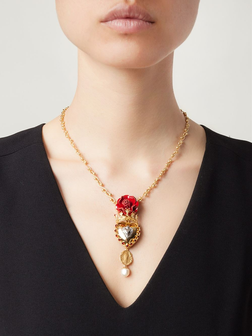 Dolce & Gabbana 'Sacred Heart' Pendant Necklace in Metallic | Lyst