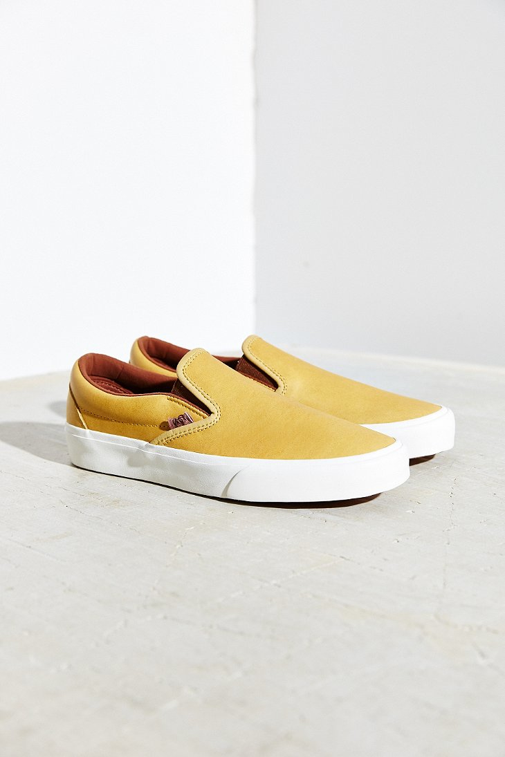 nød Napier misundelse Vans Vegetable Tanned Leather Classic Slip-on Sneaker in Yellow - Lyst