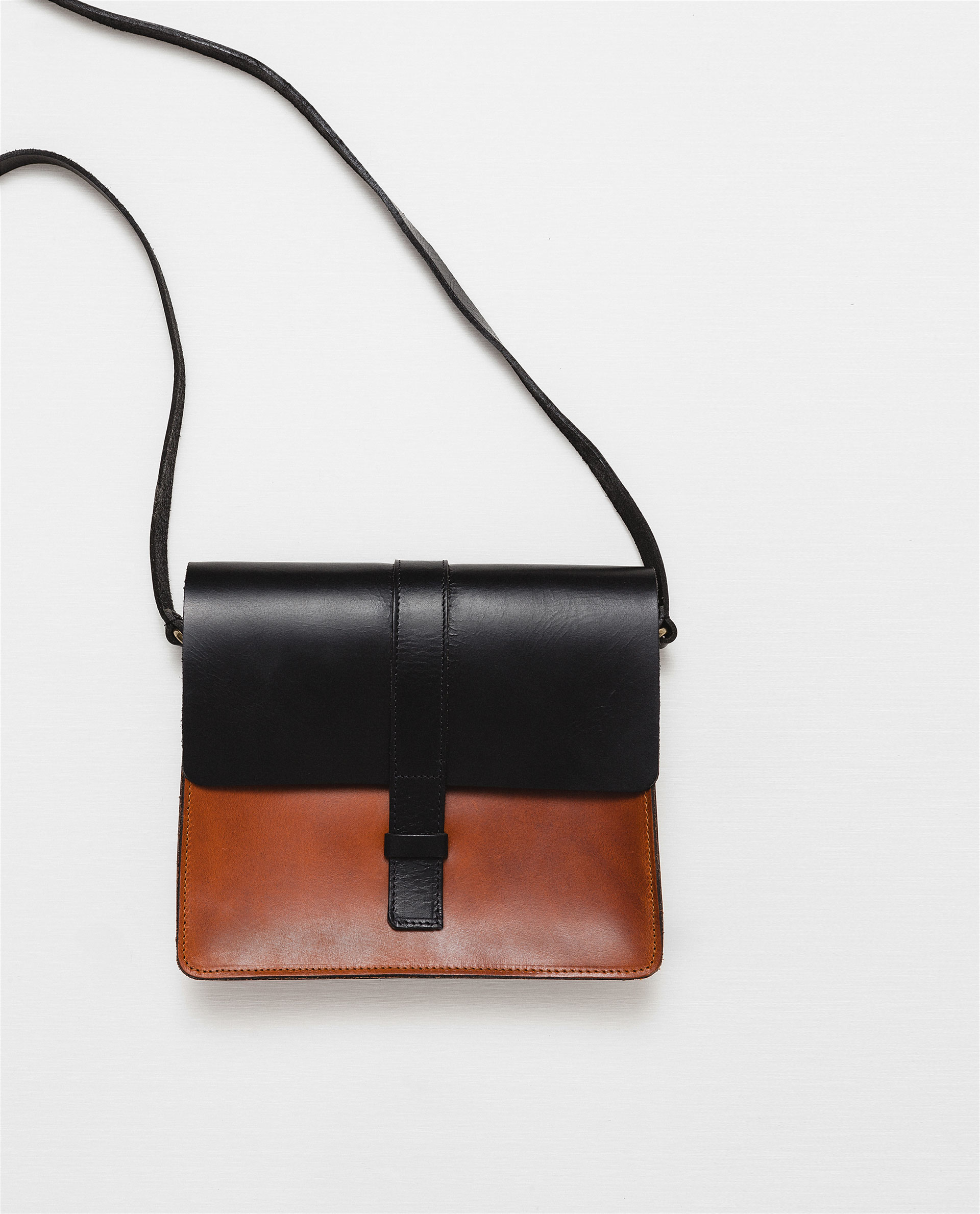 Product Availability by Store Location Saddleback Leather Co. sells high quality, full grain, rugged leather bags, briefcases, luggage and more. We love people and aspire to love everyone around the world through kindness, compassion and exceptionally made leather bags.