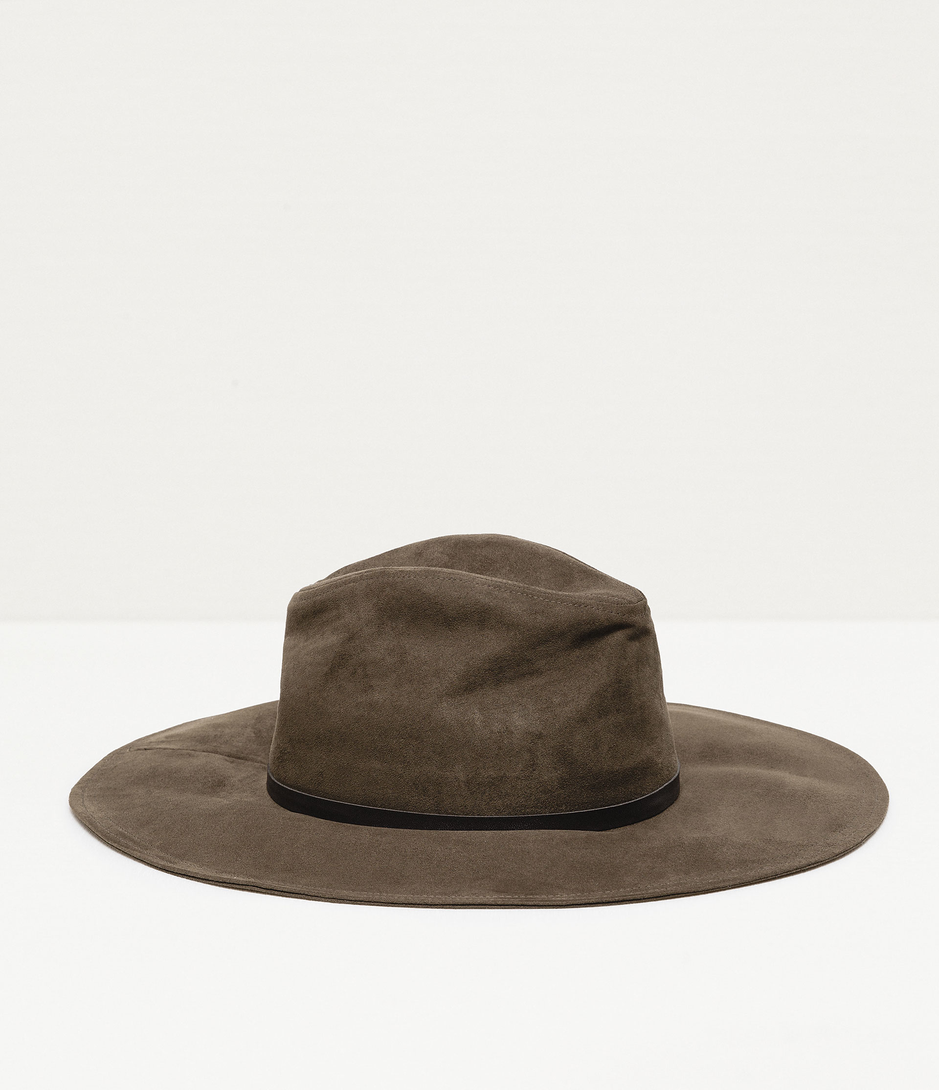 materials for zara cap