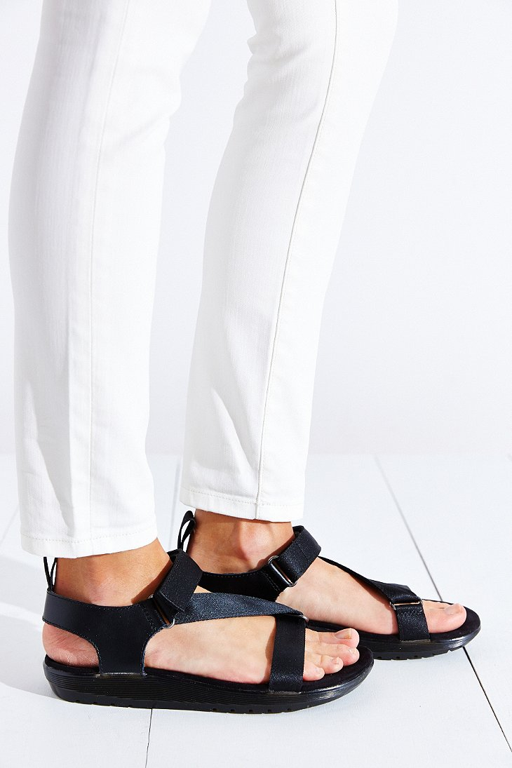 dr martens balfour sandals
