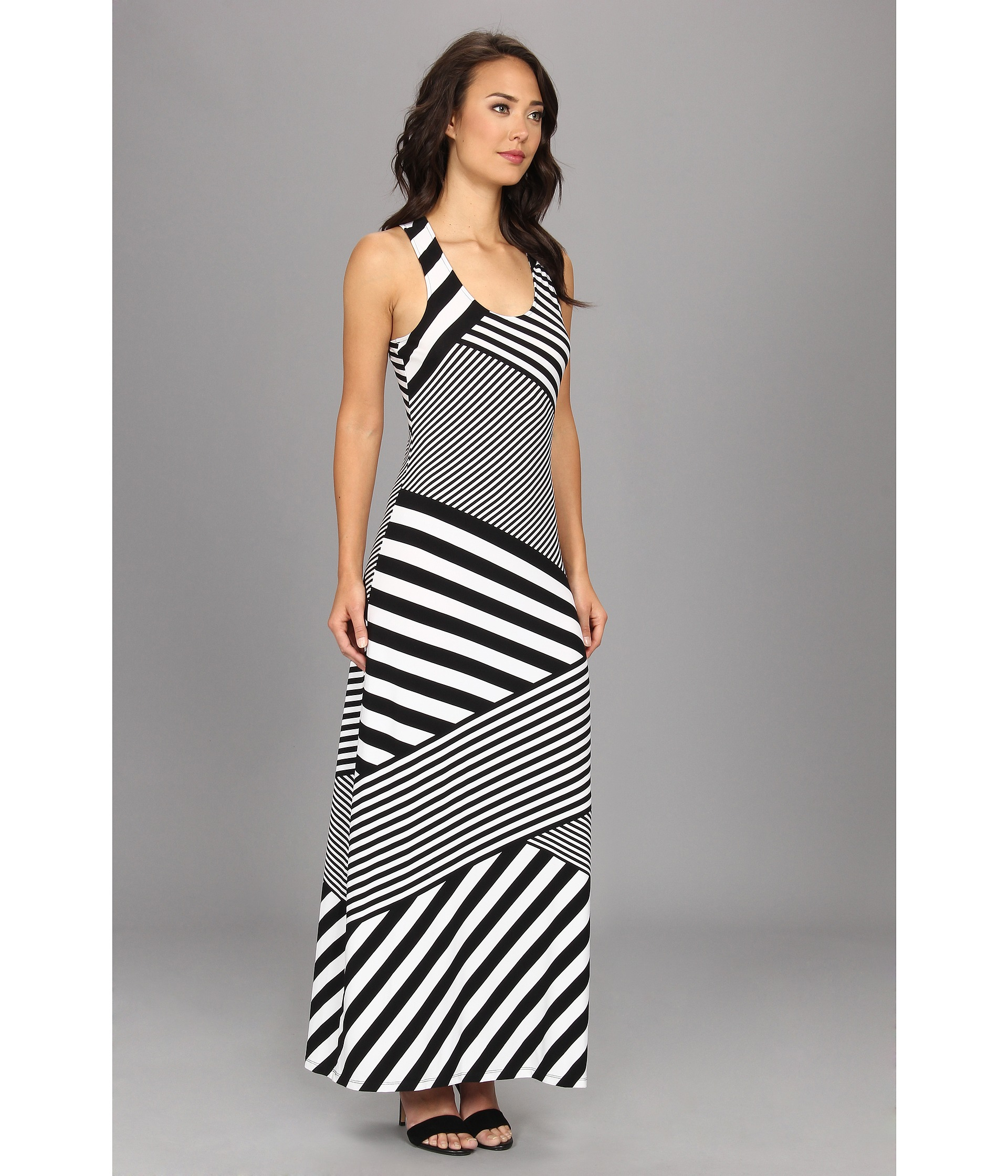 Descubrir 67+ imagen calvin klein black and white long dress