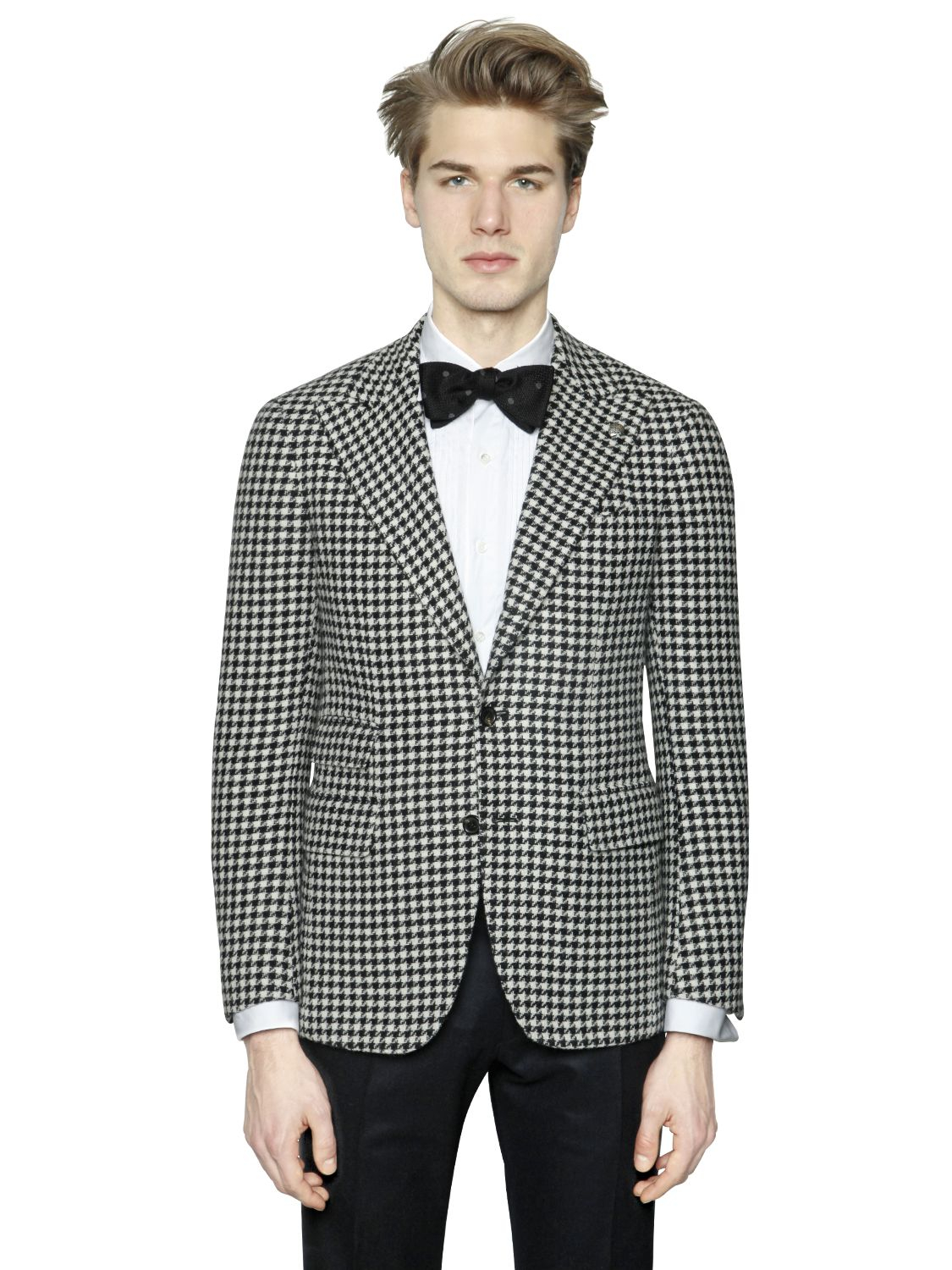 You are here For your consideration is a lovely Jones New York zip front jacket. Light burgundy red and light tan houndstooth print. Zip front. No pockets. 70% wool, 20% nylon, 10% alpaca.