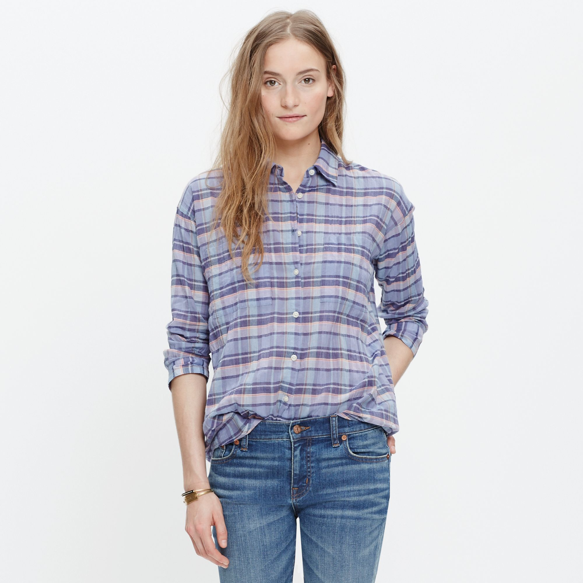Shrunken shirt If you accidentally shrunk a shirt (or other article of clothing) in the wash, there's a quick fix: soak it in warm water and hair conditioner, then stretch it back out to its proper size.