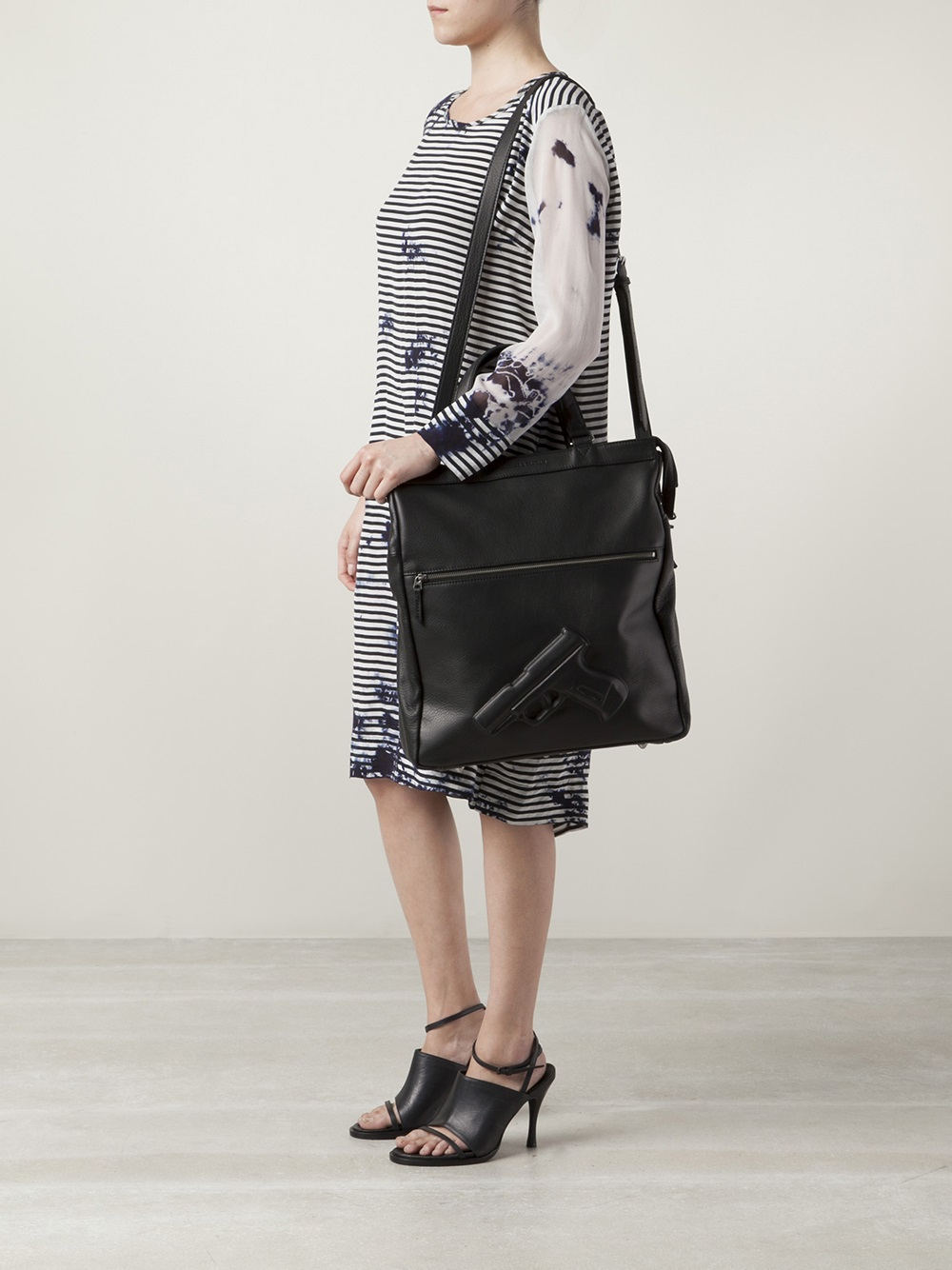 gun tote
